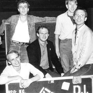 Men at Work - chords (1), video (1), lyrics (2)